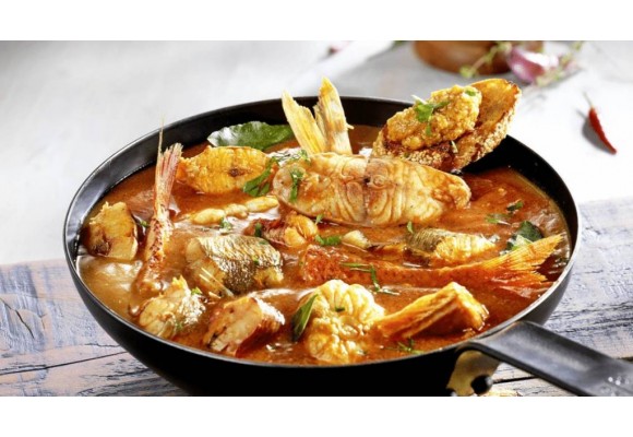 Bouillabaisse traditionnelle: La soupe de poisson de Marseille